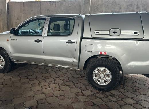 PICK-UP BY 7449 RB HILLUX (location au nord du Bénin)