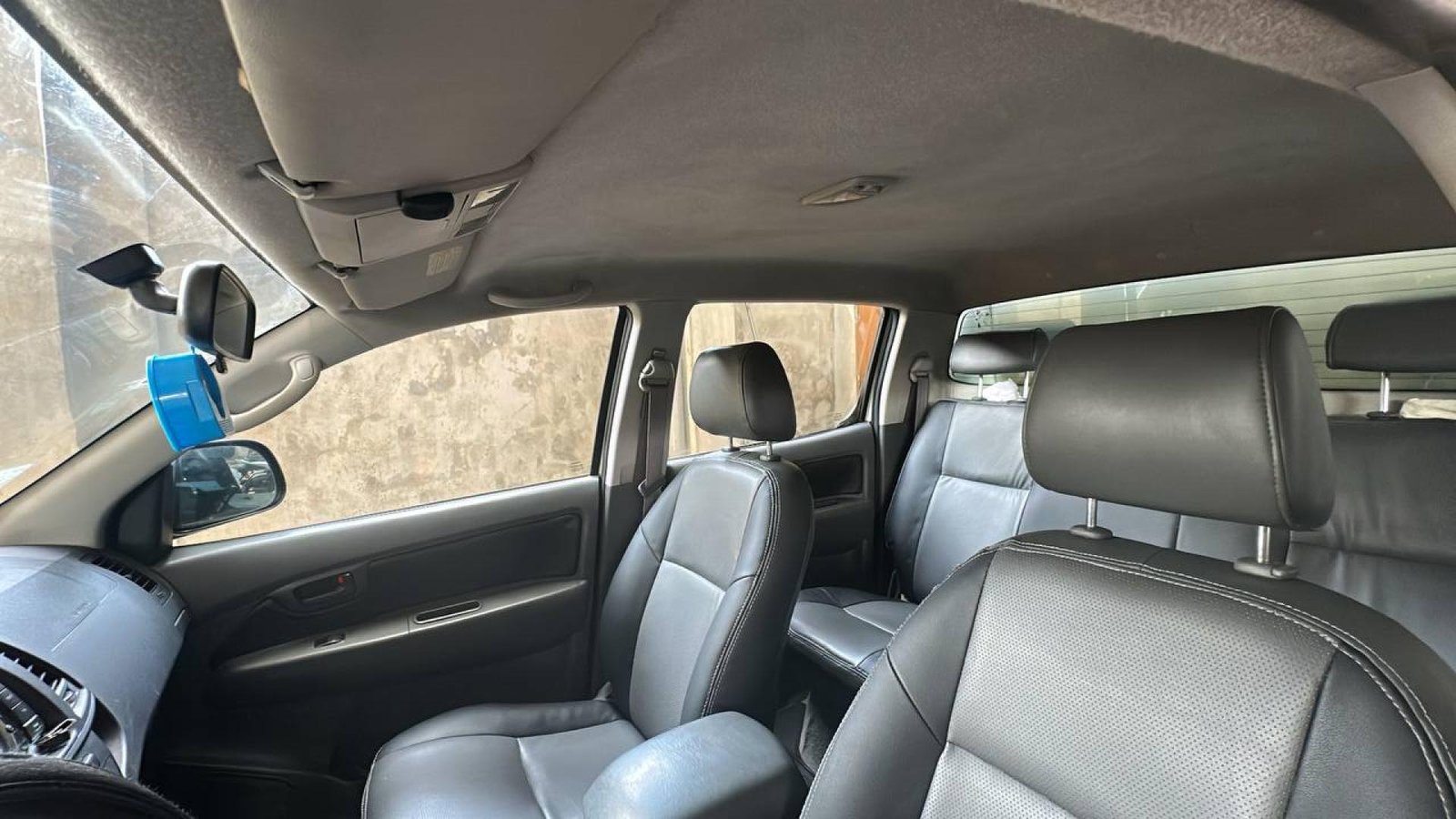PICK-UP BY 7449 RB HILLUX (location au nord du Bénin)